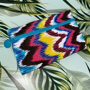 💄 IPSY Glam Bag - Wavy